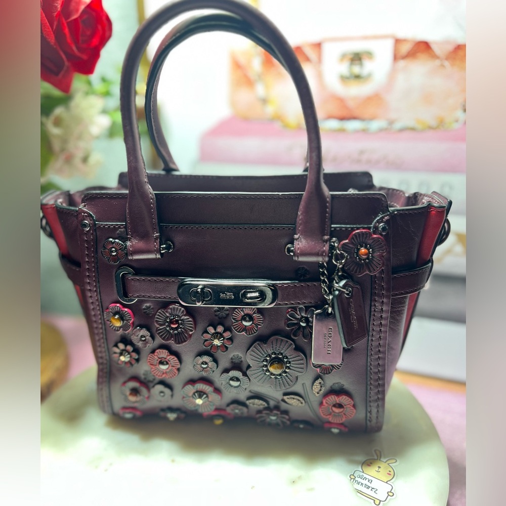 Coach Swagger 21 In Willow Floral NWOT - Picture 3 of 12